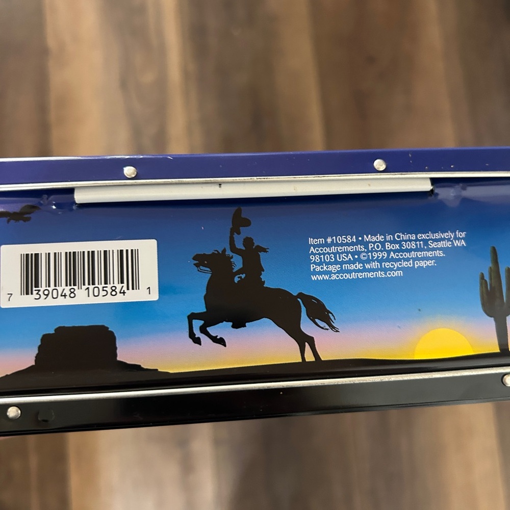 Vintage-Style Accoutrements Cowboy Tin Lunch Box - Picture 5 of 5